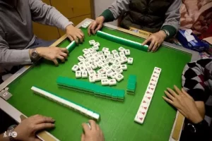 在开元棋牌广东麻将中，掌握基本规则是进行游戏的基础